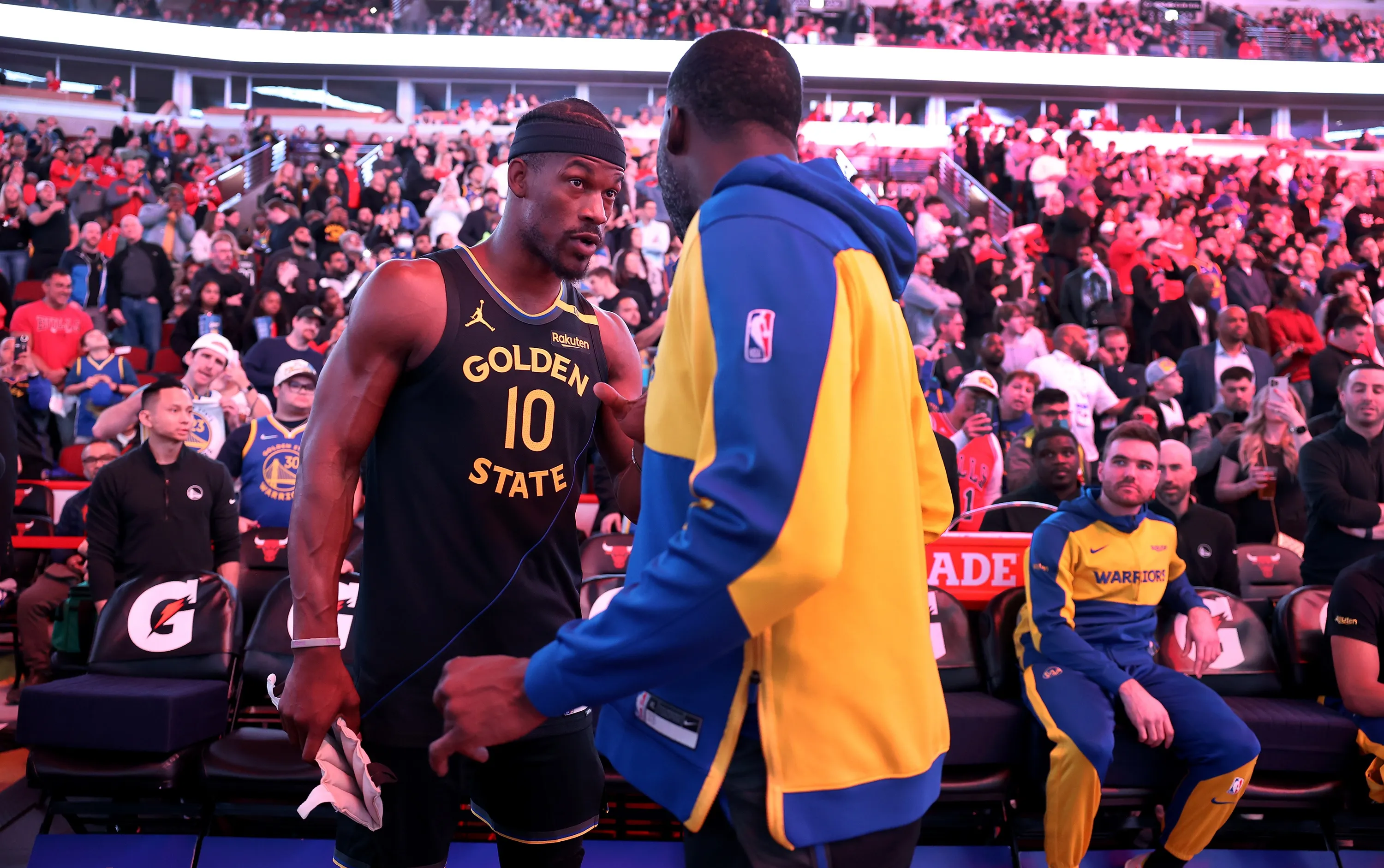 巴特勒重返赛场，出色发挥首场状态出色，皇家马德里观众沸腾！引发球迷热议的简单介绍